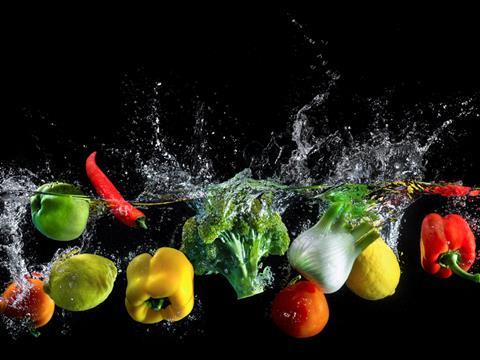 Calcium hypochlorite in vegetable disinfection