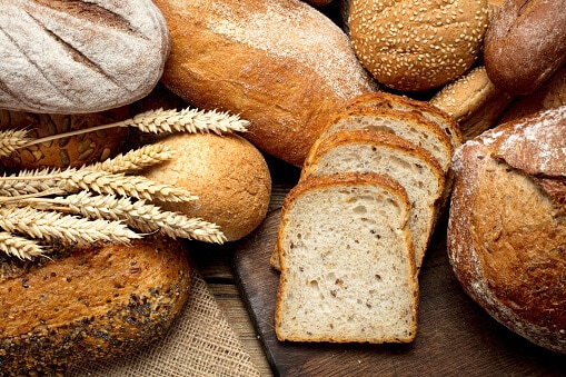Use of glycerin monostearate in baking bread